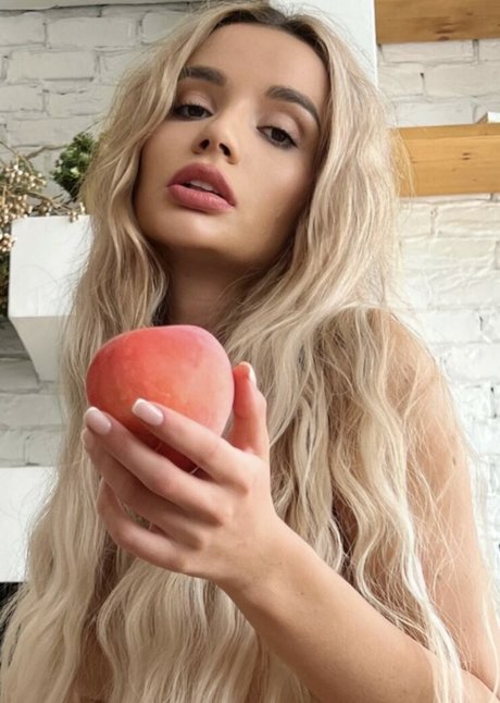 Ekaterina Zueva porno hübsche foto