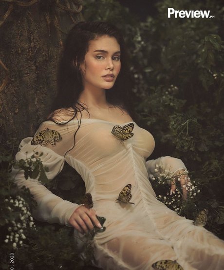 Ivana Alawi schauspielerin kunst archiv