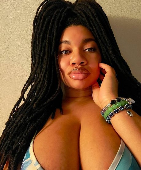 Locked Honey Princess nackt sexy foto