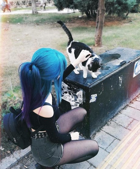 pinke haare nur fans exklusive sexy foto