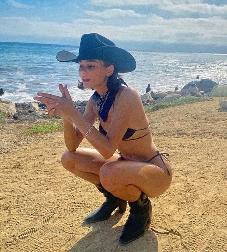 Bec Lauder erotische exklusive fotos