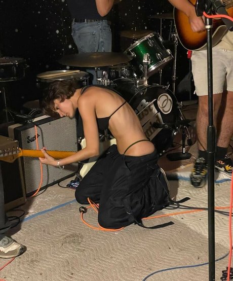 Bec Lauder nackt erwachsene bilder