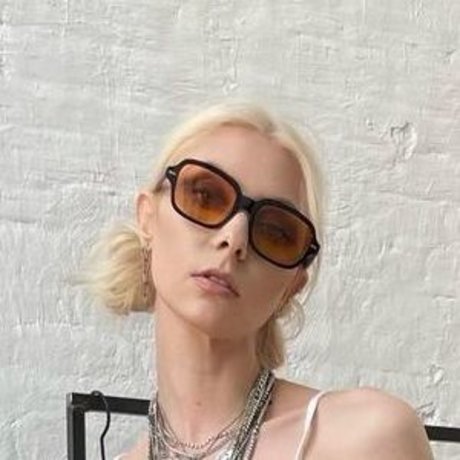 Taylor Momsen hd exklusive fotos