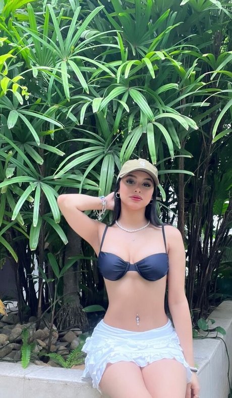 Valeria Carruyo model top galerie