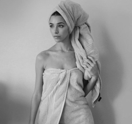 ASMR Glow erwachsene nackt foto