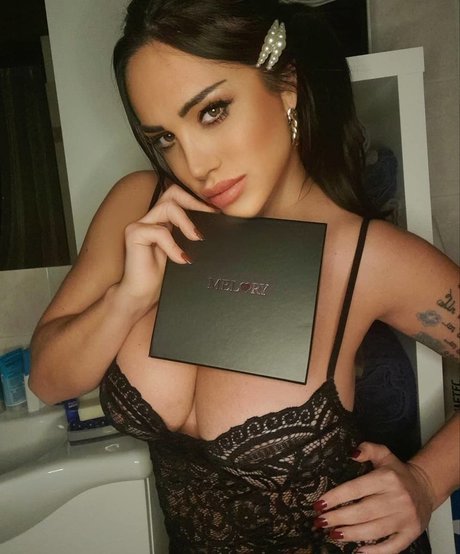 yoga asiatische onlyfans kunst freie galerien