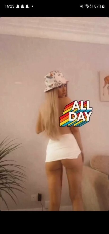 Momain nackte galerien