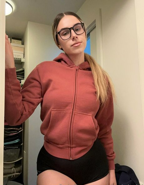 Daniela lzj schauspielerin kostenlose bilder