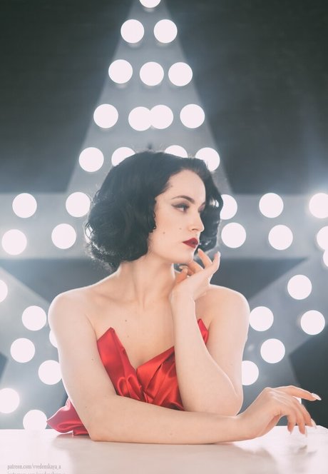 Anastasia Vvedenskaya akt pornostar foto