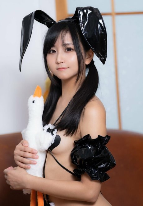 Yanagimaru schauspielerin heiße bild