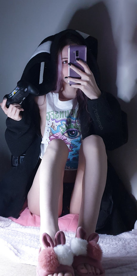 iShyNya erotische porno bild