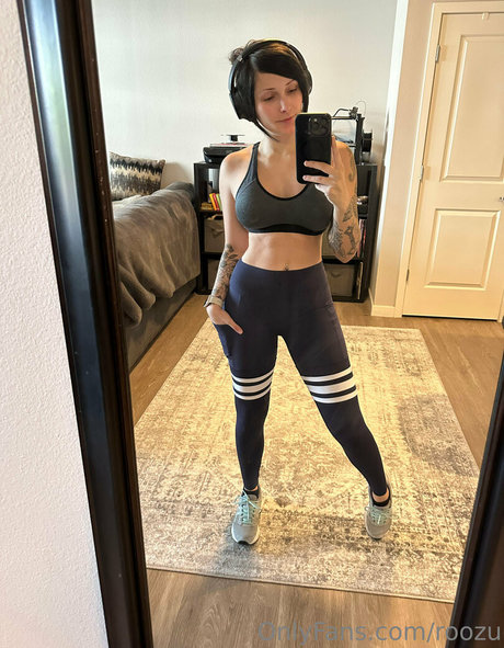 roozu porno pornostar foto