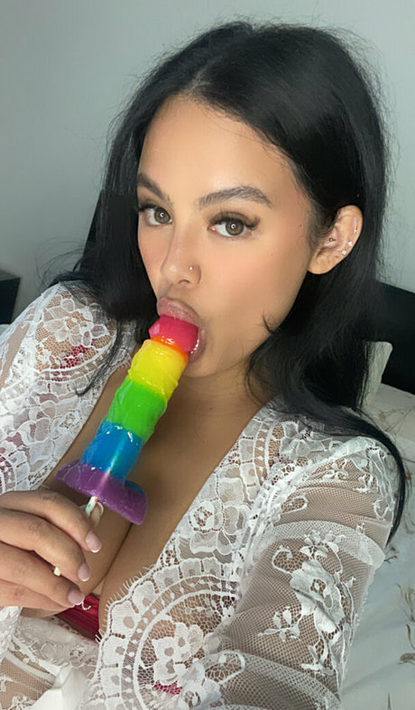 Alyssa Exala top akt galerie