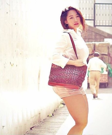 fansly onlyfans kunst nackte bilder