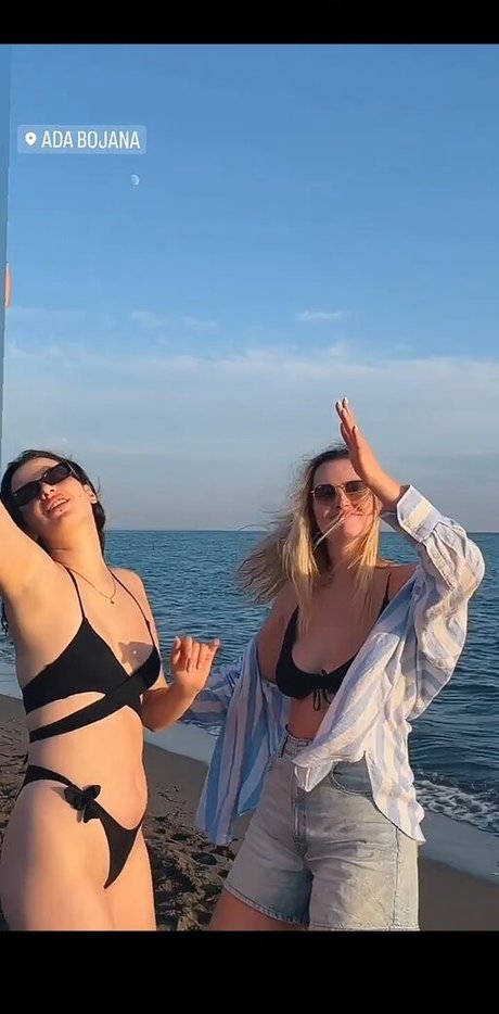 Milena And Lola nackten pornostar foto