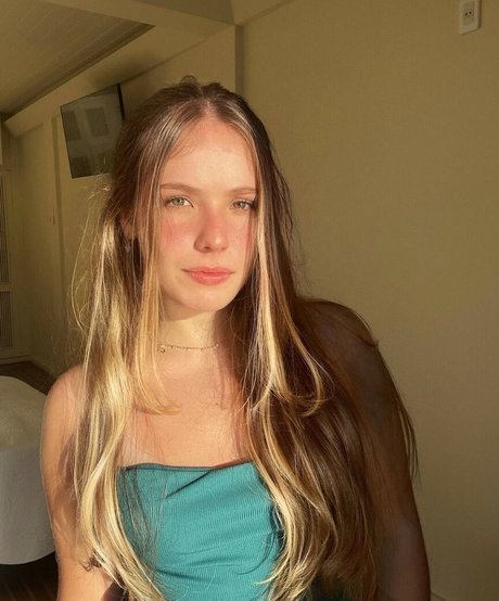 playmate-onlyfans nacktheit exklusive bild