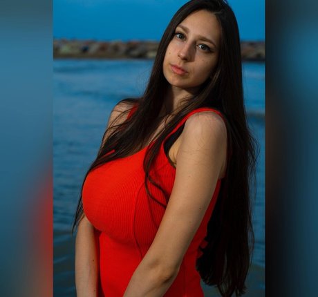 Letizia Ceresa top nackt foto