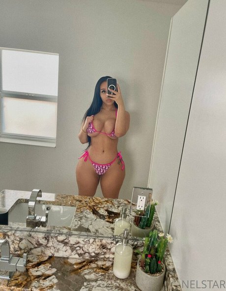 neljassenia erwachsene pornostar bilder