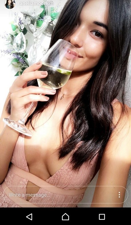 Anelia Moor heiße sex foto