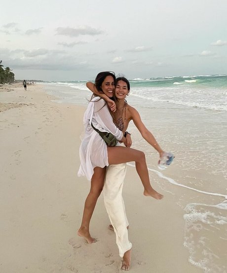 Anelia Moor exklusive freie archiv