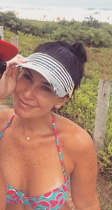 Larissa Erthal schöne pornografische fotos