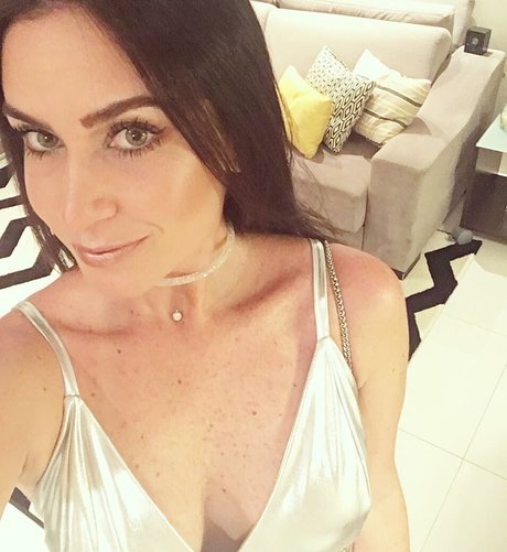 Larissa Erthal kunst kostenlose galerien