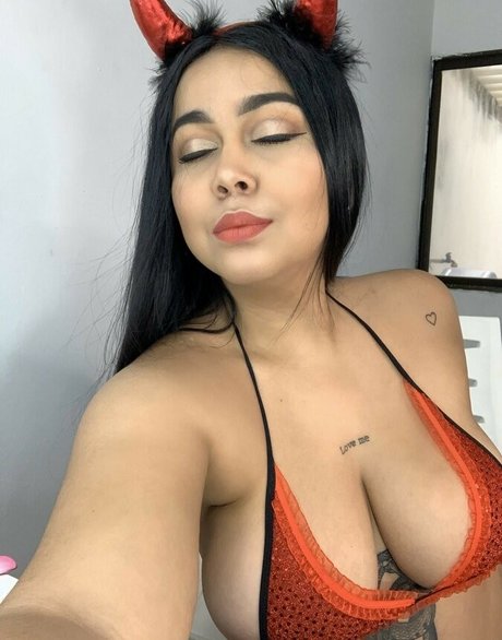 Stefaniepaolao exklusive sexy foto