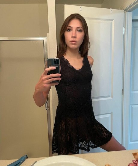 Allie Lilac kostenlose akt bild