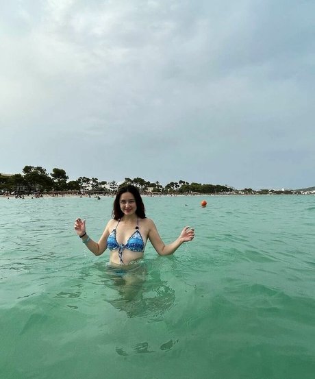 Little BabeVIP xxx porno galerie