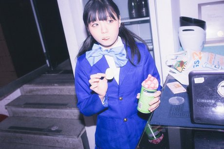 jen2jen2 nackt kunst bild