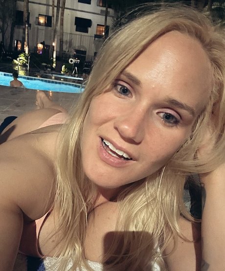 Shazza McKenzie exklusive heiße bilder