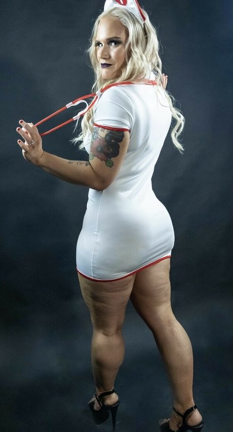 Shazza McKenzie nacktheit heiße bilder