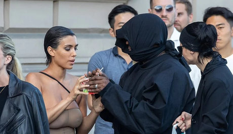 Bianca Censori nackt hübsche bilder