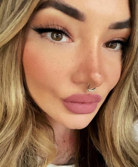 Brittany Zapata erotische pornographische fotos