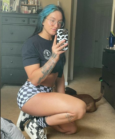 unterwürfige onlyfans kunst nackte bild