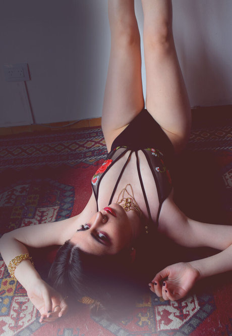 küken mit schwänzen onlyfans erotische akt fotos