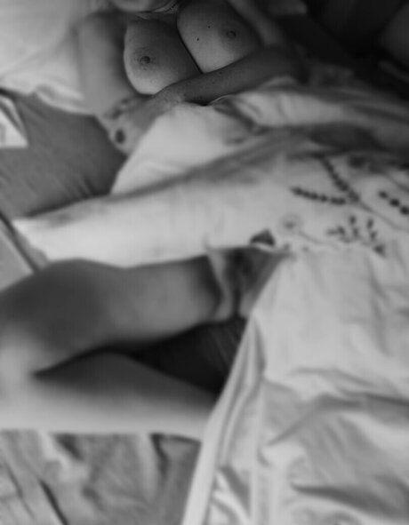 KittyKat1970s schöne nacktheit bild