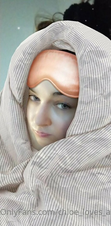 chloe loves attention erwachsene pornostar archiv