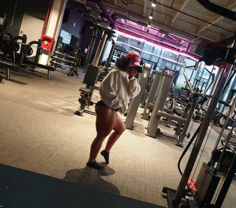 quadsqueeen hübsche nackt bild