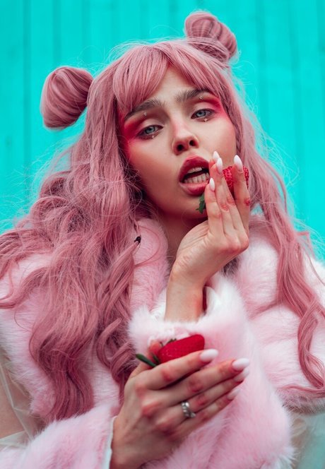 asiatische fingersatz onlyfans heiße nette bild