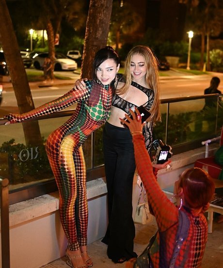 Aya Shalkar erwachsene freie galerien