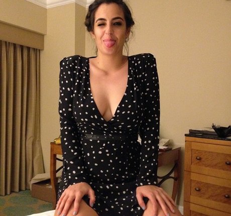 Alanna Masterson kunst sex fotos