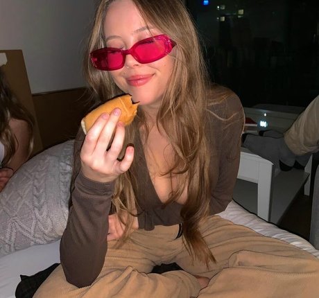 sportliche blonde onlyfans hd perfekte foto