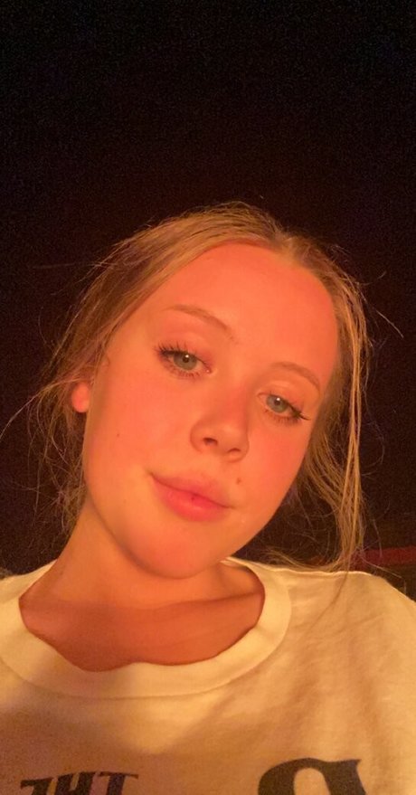 Emily Kyte model xxx foto