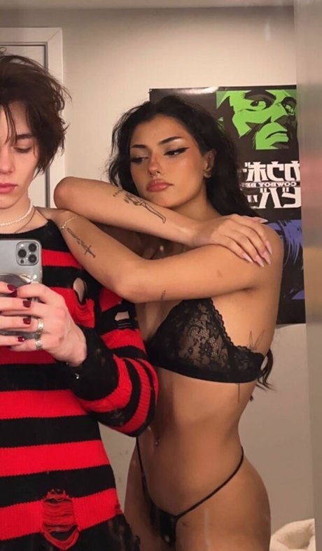 noordabashh heiße nackte foto