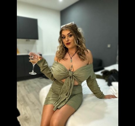 Char MacXOX perfekte erotische fotos