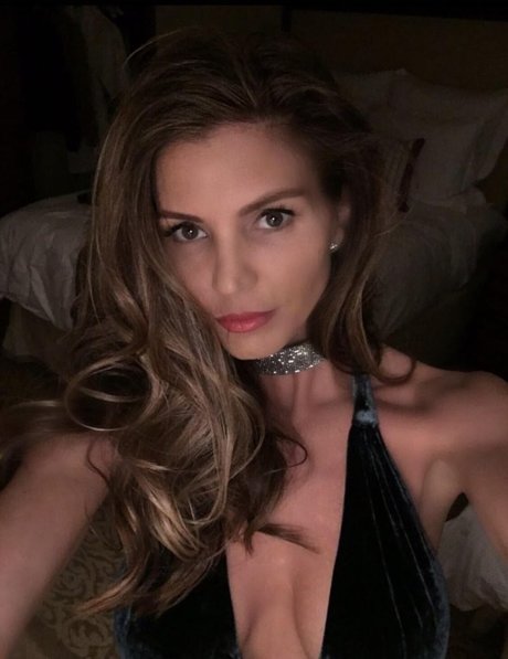Charisma Carpenter exklusive xxx foto