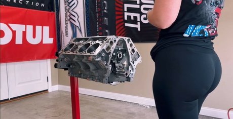 Britney Automotive porno hd galerie