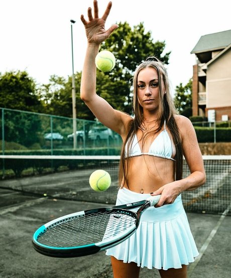 Bekah Bailey nackt kunst bilder