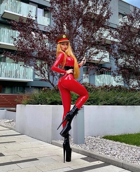 blonde natürliche onlyfans perfekte sexy bild